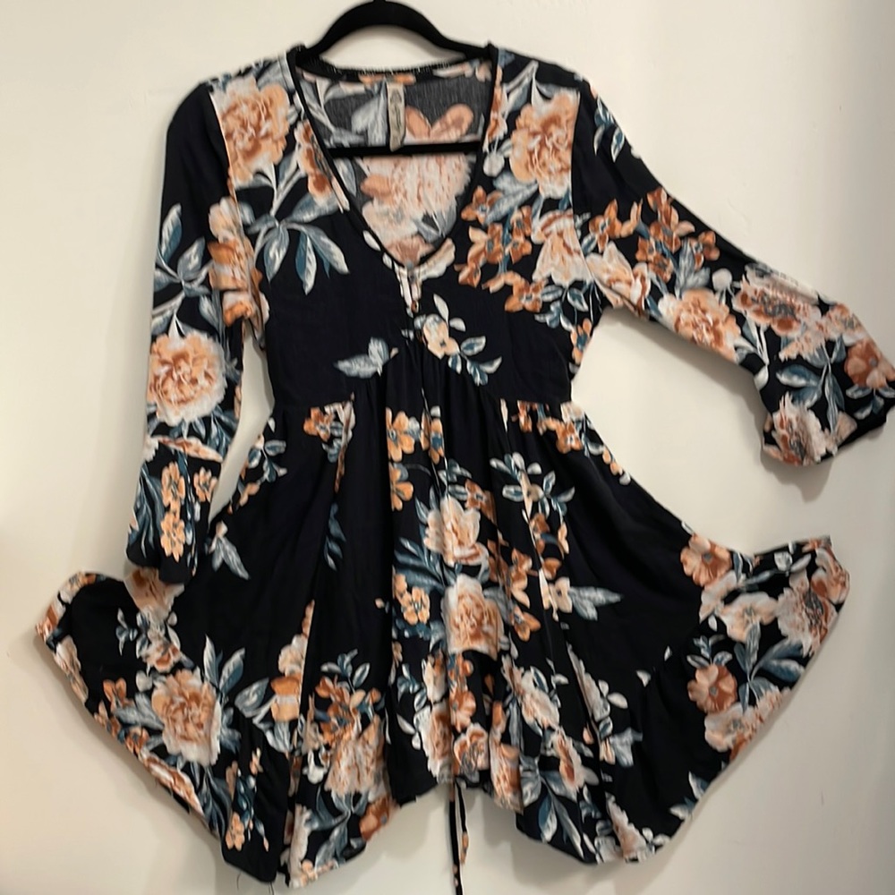 American Rag Fit & Flare Floral V neck Dress‎ size XS